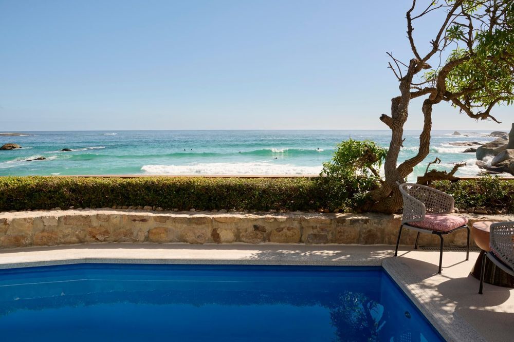 Cape Town Luxury Escapes Patio Dining With Surfers