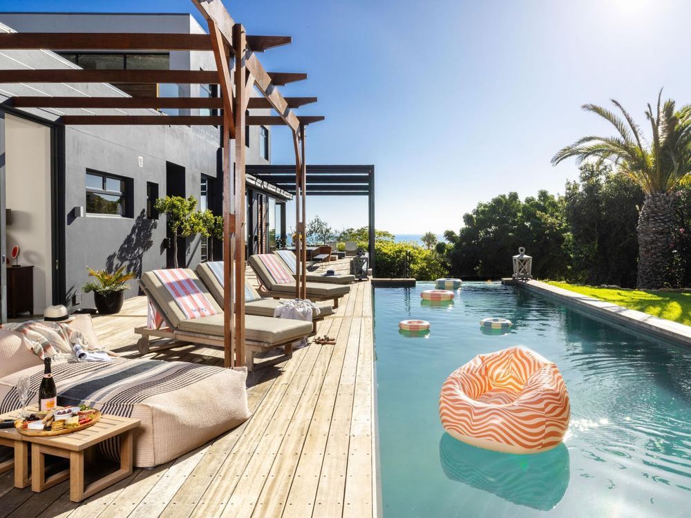 Swimming pool - Property