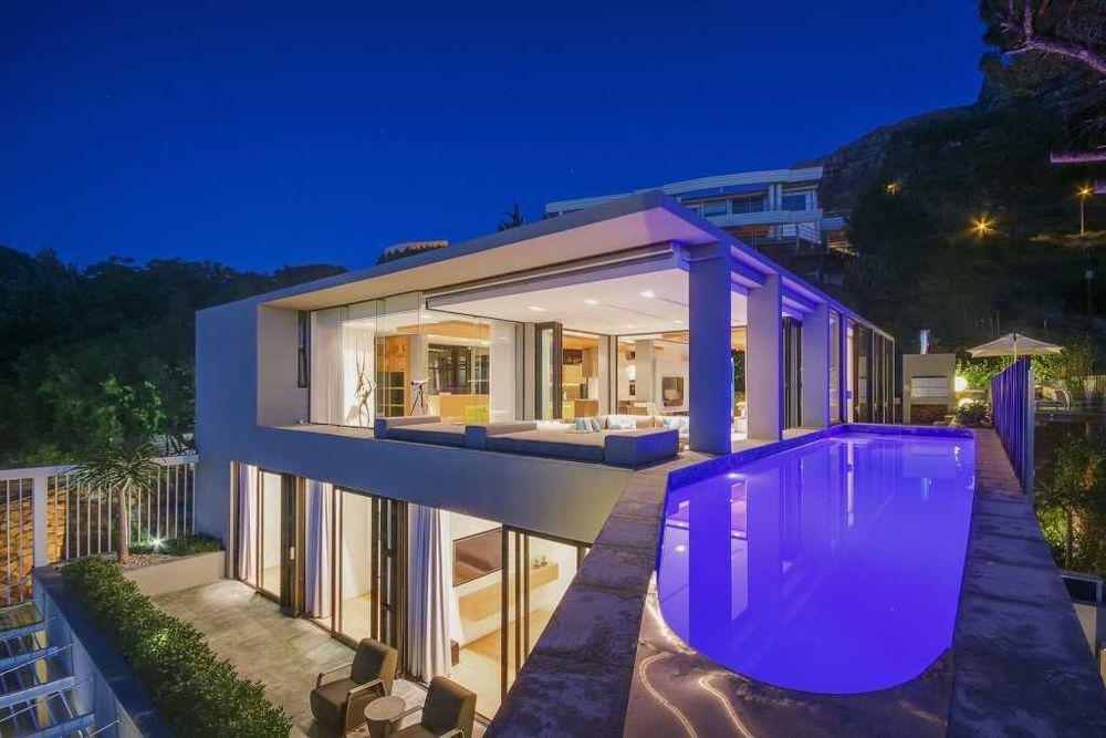 Photo 2 of Geneva Drive Villa accommodation in Camps Bay, Cape Town with 5 bedrooms and 5 bathrooms