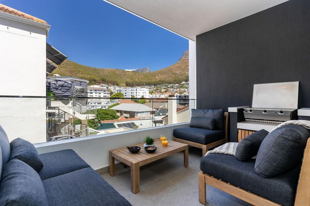 Jade Views Sea Point - Luxe Studio, balcony & views