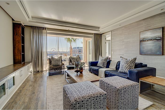 Photo 2 of Paregon 205 accommodation in V&A Waterfront, Cape Town with 3 bedrooms and 2 bathrooms