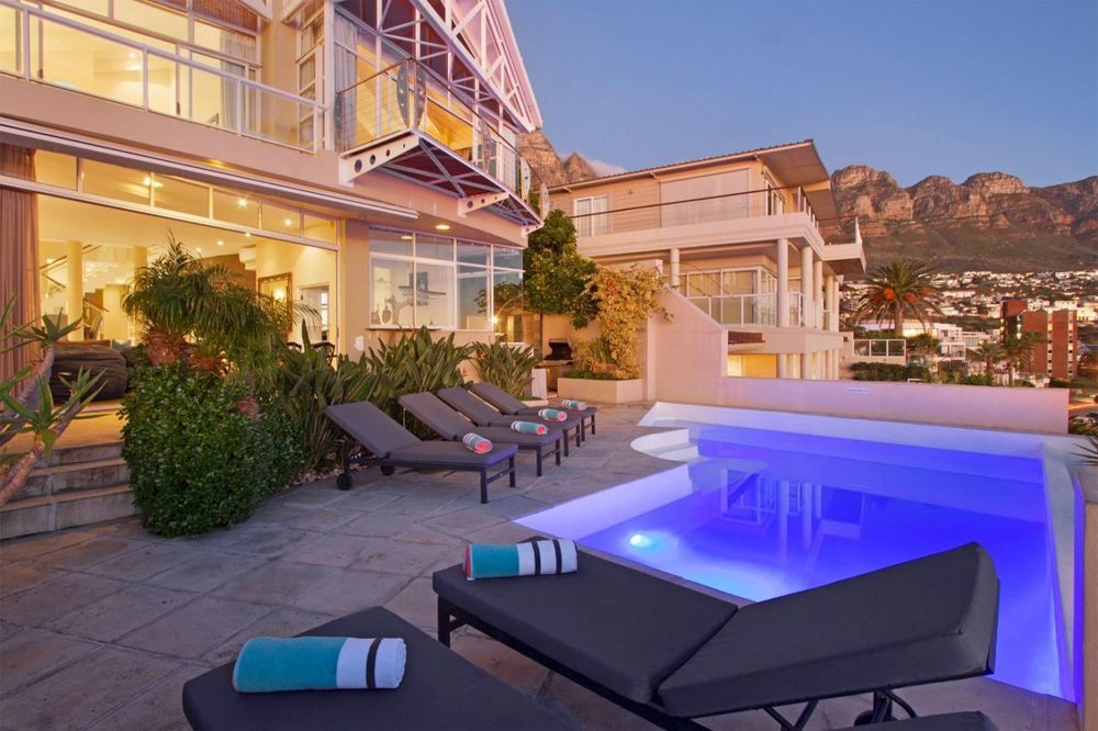 Photo 2 of Beach Villa 1 accommodation in Camps Bay, Cape Town with 6 bedrooms and 5 bathrooms