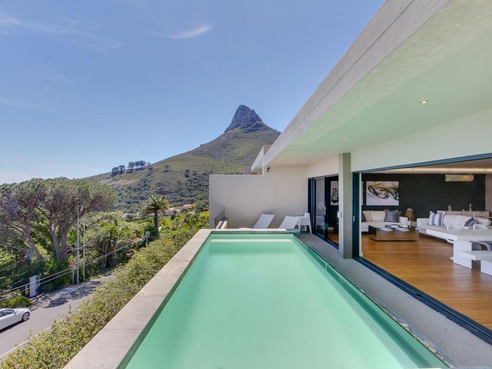 Photo 2 of Malindi accommodation in Camps Bay, Cape Town with 4 bedrooms and 4 bathrooms